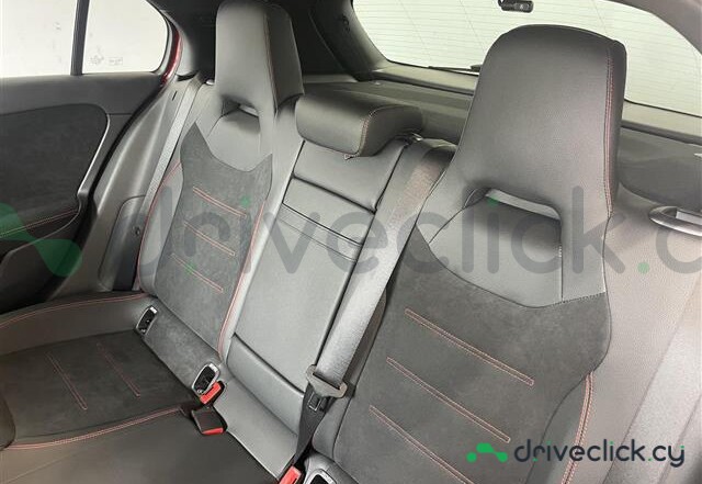 Mercedes A-class Красный
