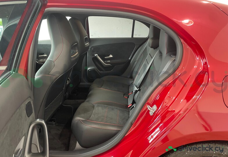 Mercedes A-class Красный
