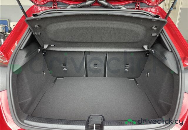 Mercedes A-class Красный