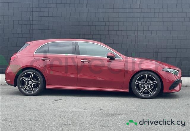 Mercedes A-class Красный