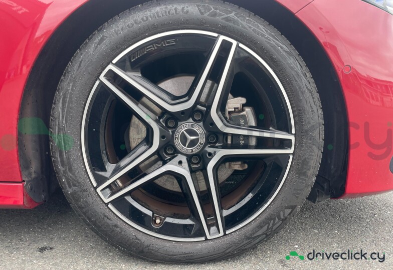 Mercedes A-class Красный
