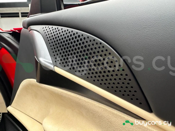 Ferrari Roma Красный