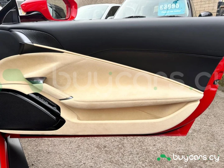 Ferrari Roma Красный