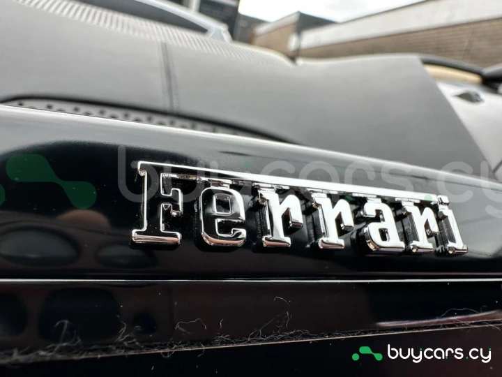 Ferrari Roma Красный