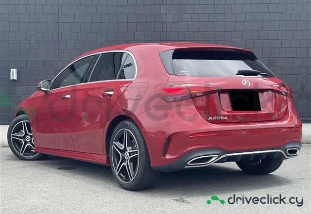 Mercedes A-class Красный