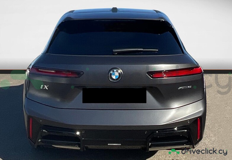 BMW iX Черный