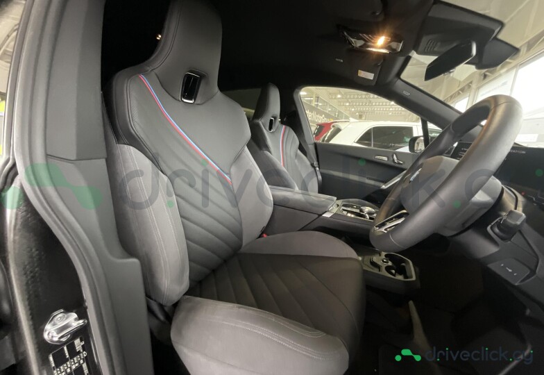 BMW iX Черный