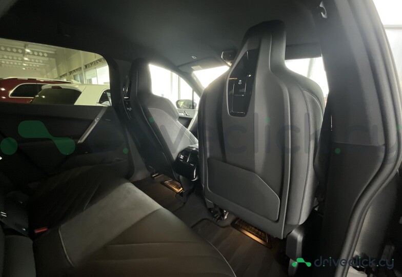BMW iX Черный