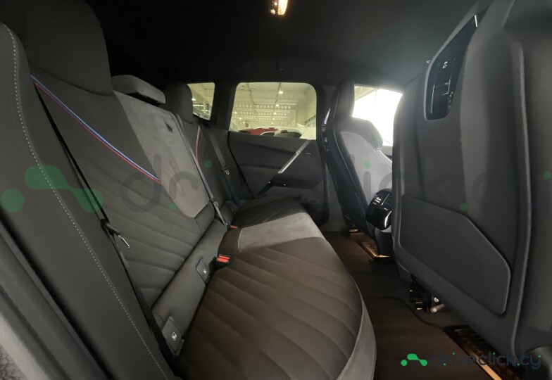 BMW iX Черный