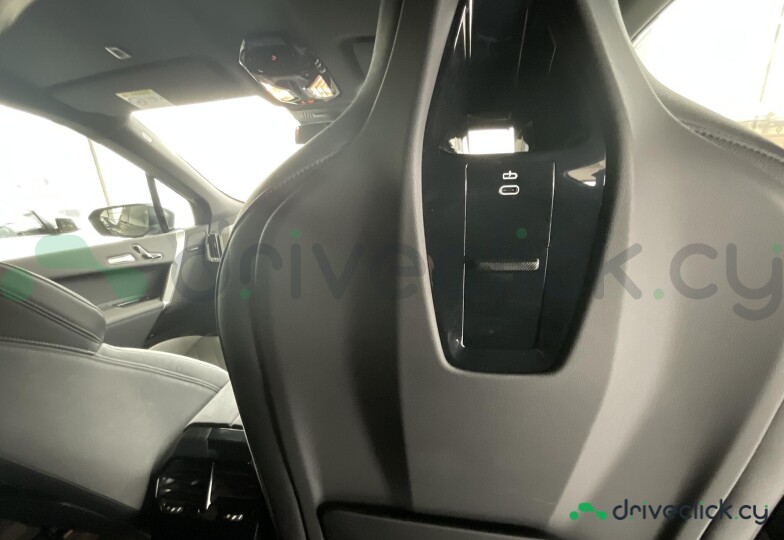 BMW iX Черный