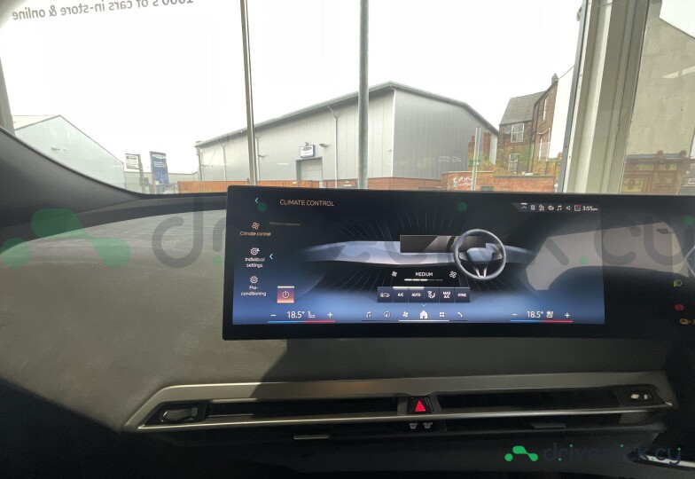BMW iX Черный