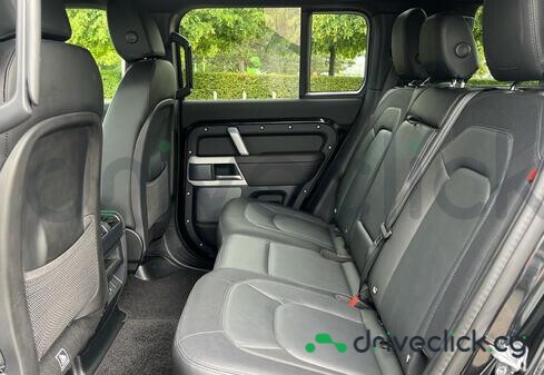 Land Rover Defender Черный