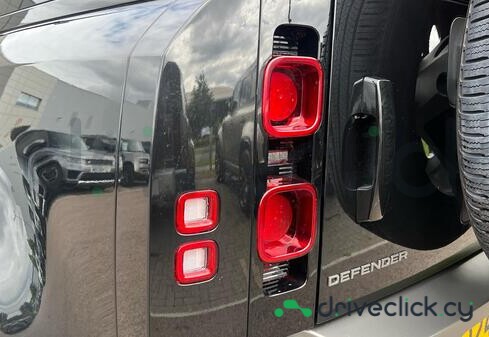 Land Rover Defender Черный