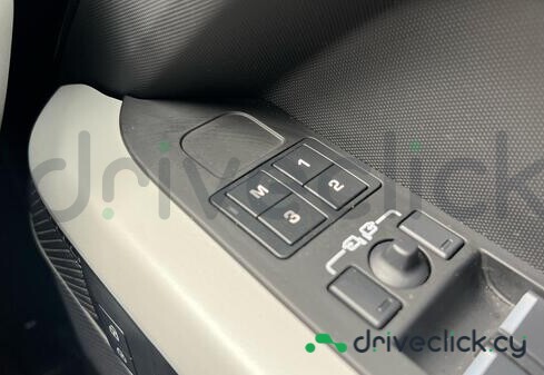 Land Rover Defender Черный