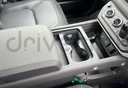 Land Rover Defender Черный