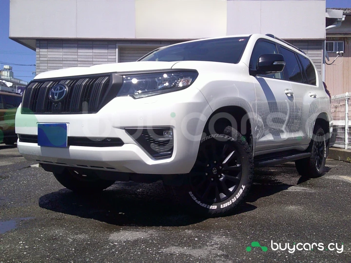 Toyota Land Cruiser Prado Белый