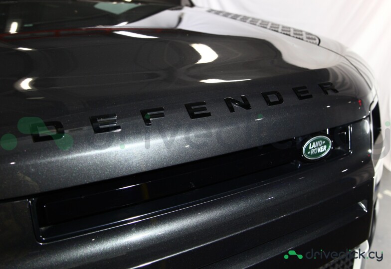 Land Rover Defender Серый