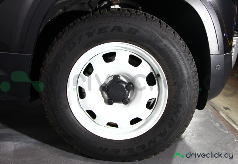 Land Rover Defender Серый