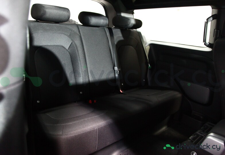 Land Rover Defender Серый