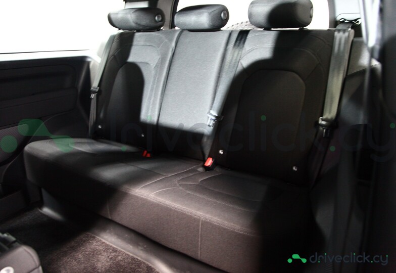 Land Rover Defender Серый