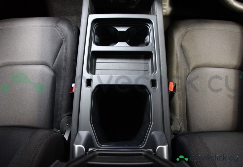 Land Rover Defender Серый