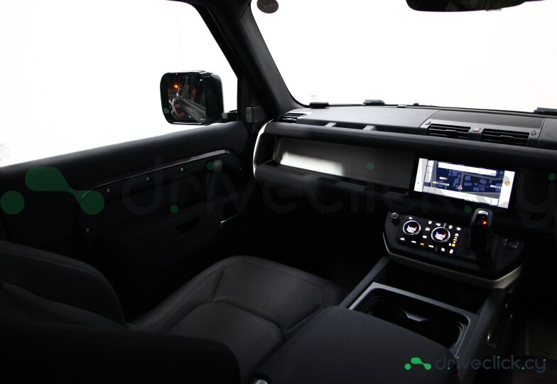 Land Rover Defender Серый