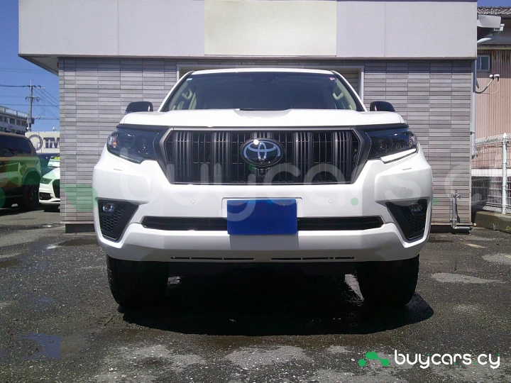 Toyota Land Cruiser Prado Белый
