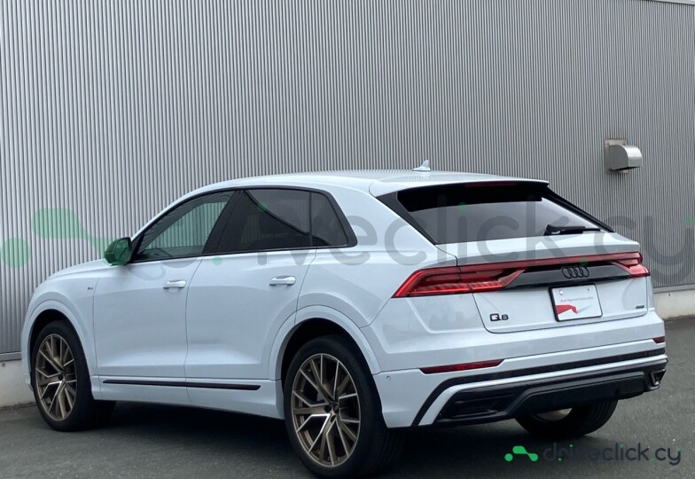 Audi Q8 Белый
