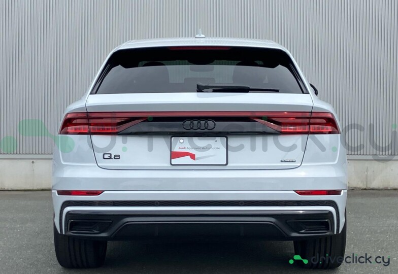 Audi Q8 Белый