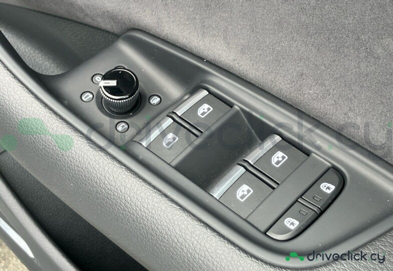 Audi Q8 Белый