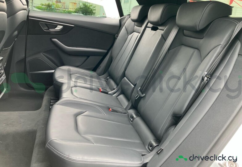 Audi Q8 Белый