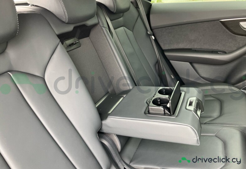 Audi Q8 Белый