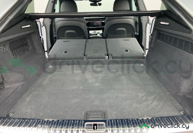 Audi Q8 Белый