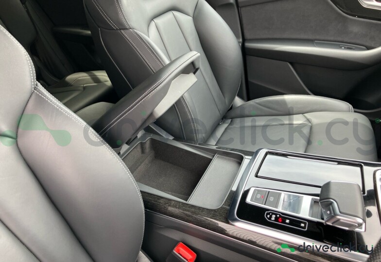 Audi Q8 Белый