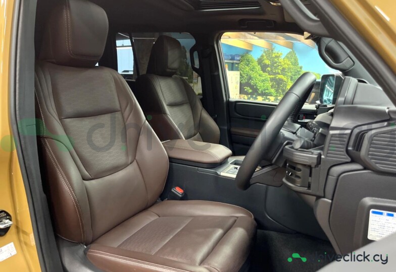 Toyota Land Cruiser 250 Золотой