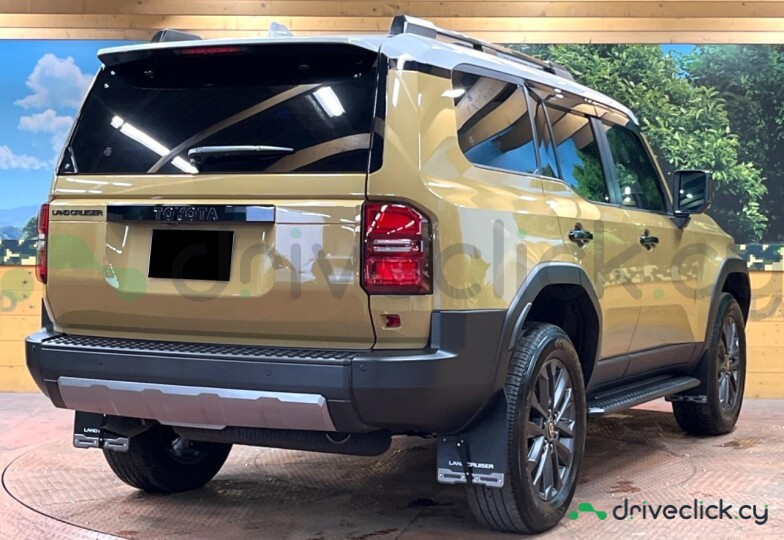 Toyota Land Cruiser 250 Золотой