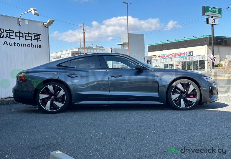 Audi e-tron GT Серый