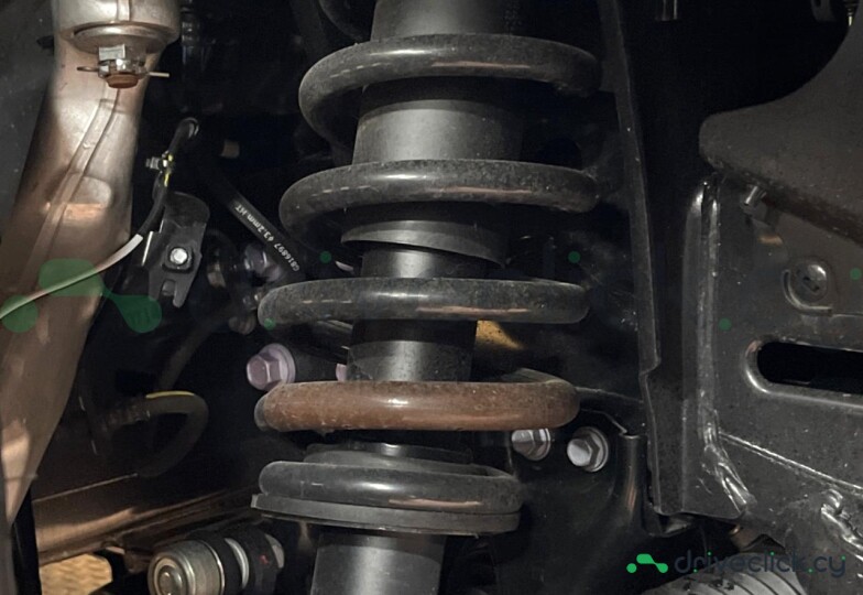 Toyota Land Cruiser 250 Золотой