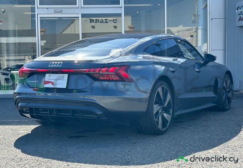 Audi e-tron GT Серый