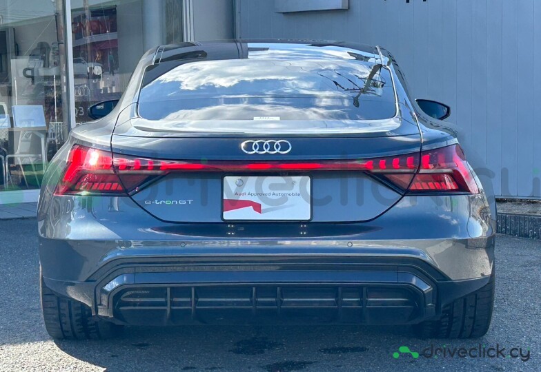 Audi e-tron GT Серый