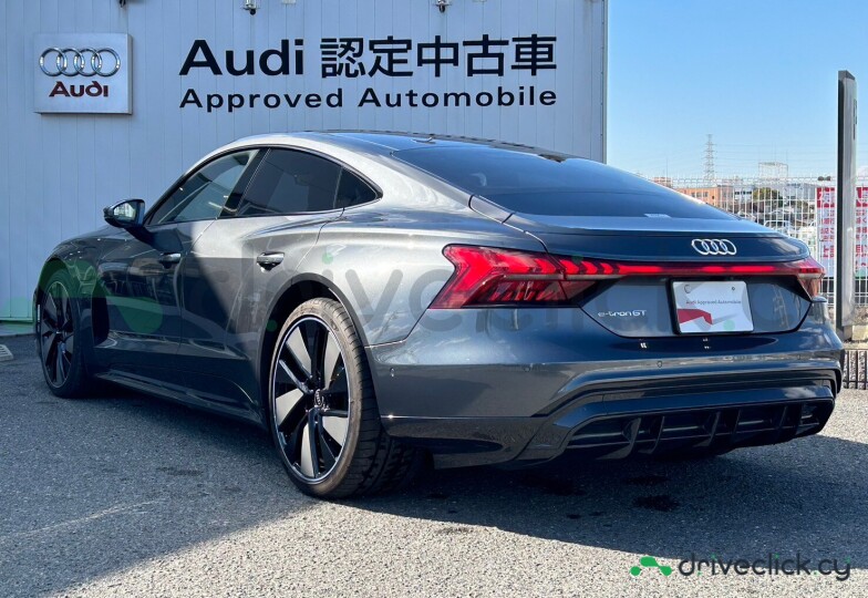 Audi e-tron GT Серый