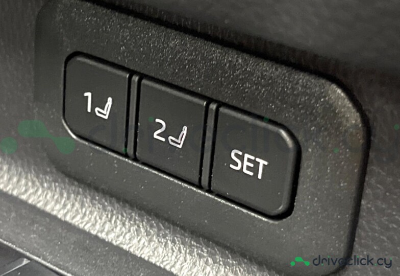 Toyota Land Cruiser 250 Золотой