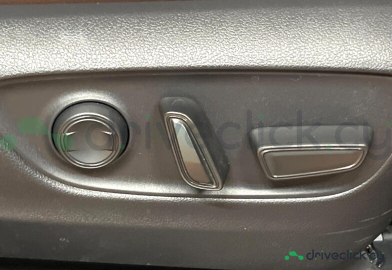 Toyota Land Cruiser 250 Золотой