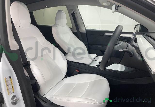 Tesla Model Y Белый