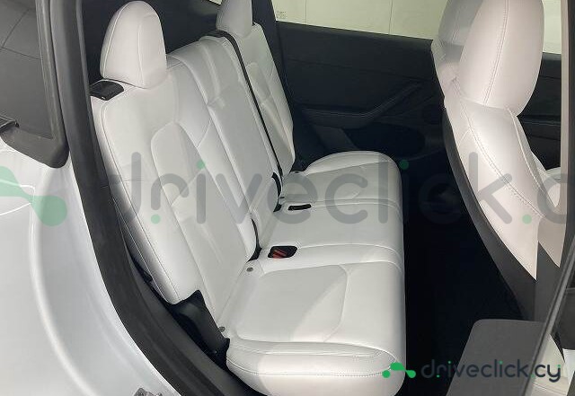 Tesla Model Y Белый