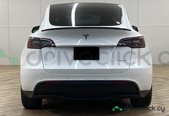 Tesla Model Y Белый