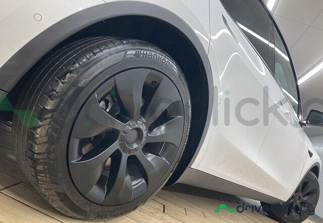 Tesla Model Y Белый