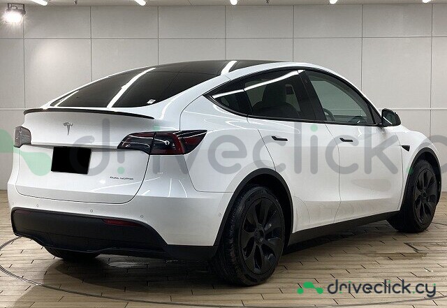 Tesla Model Y Белый
