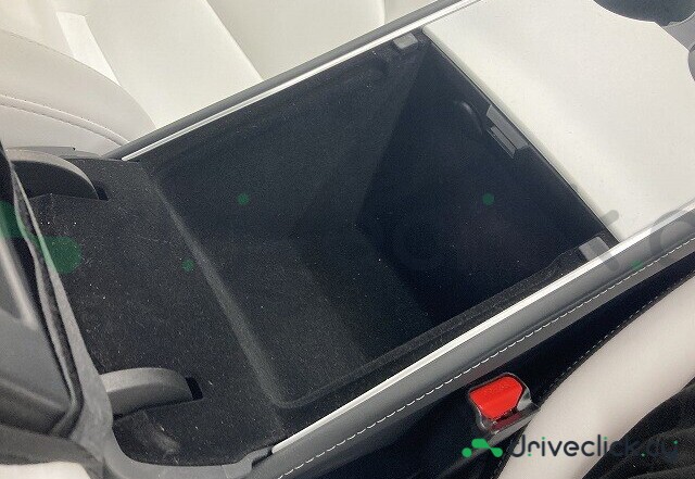 Tesla Model Y Белый