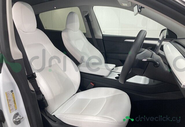 Tesla Model Y Белый